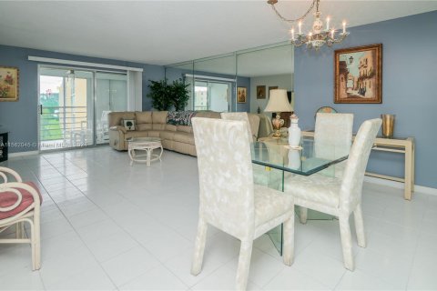 Condominio en venta en Dania Beach, Florida, 2 dormitorios, 110.55 m2 № 1095953 - foto 8