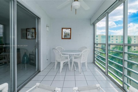 Condominio en venta en Dania Beach, Florida, 2 dormitorios, 110.55 m2 № 1095953 - foto 16