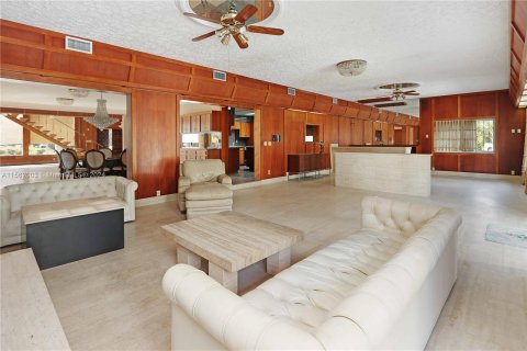 Casa en venta en Homestead, Florida, 3 dormitorios, 556.3 m2 № 1096096 - foto 13