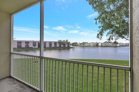 Condo in Tamarac, Florida, 2 bedrooms  № 1020132 - photo 16