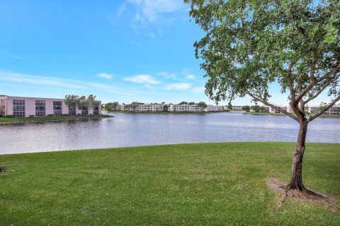 Condo in Tamarac, Florida, 2 bedrooms  № 1020132 - photo 14