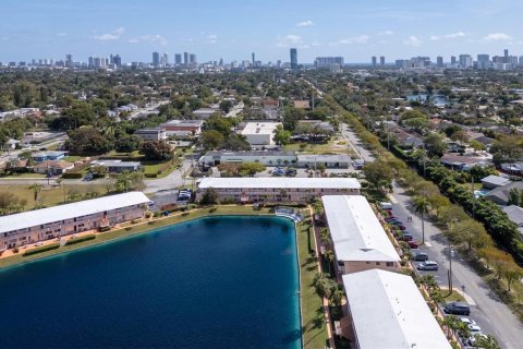 Copropriété à vendre à Hallandale Beach, Floride: 1 chambre, 58.06 m2 № 1037970 - photo 10