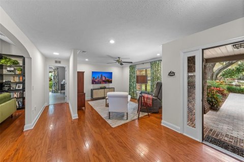 Villa ou maison à vendre à Brandon, Floride: 4 chambres, 279.54 m2 № 1041512 - photo 4