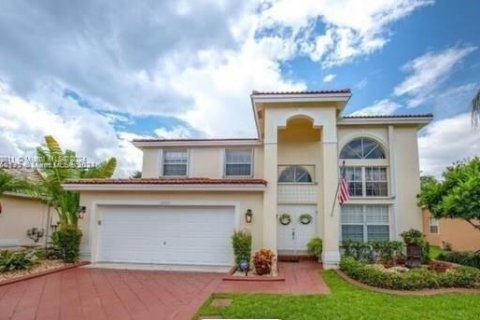 Casa en venta en Sunrise, Florida, 5 dormitorios, 242.01 m2 № 1375027 - foto 1