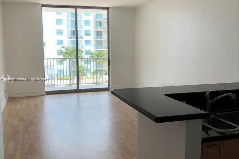 Condominio en venta en Hollywood, Florida, 1 dormitorio, 75.25 m2 № 1375028 - foto 13