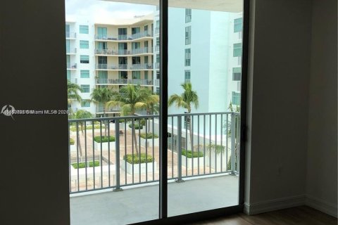 Condominio en venta en Hollywood, Florida, 1 dormitorio, 75.25 m2 № 1375028 - foto 11