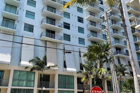 Condominio en venta en Hollywood, Florida, 1 dormitorio, 75.25 m2 № 1375028 - foto 6