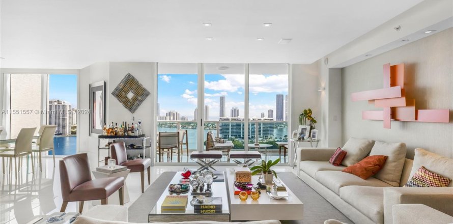 Condo in Aventura, Florida, 4 bedrooms  № 1070007