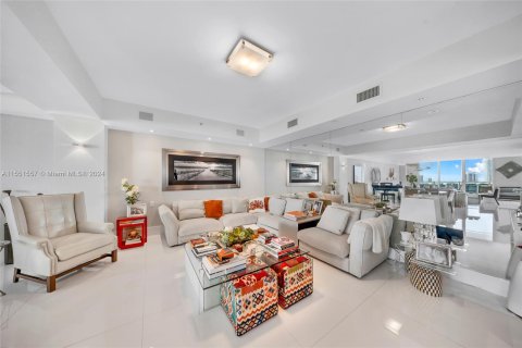 Condominio en venta en Aventura, Florida, 4 dormitorios, 327.39 m2 № 1070007 - foto 6