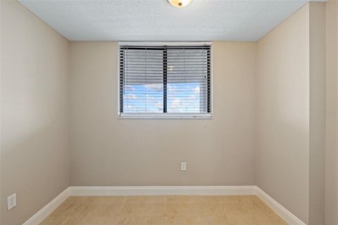 Condo in Orlando, Florida, 2 bedrooms  № 1358276 - photo 8