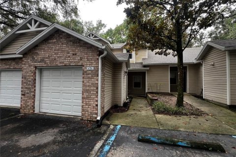 House in Gainesville, Florida 3 bedrooms, 151.34 sq.m. № 1358277 - photo 1