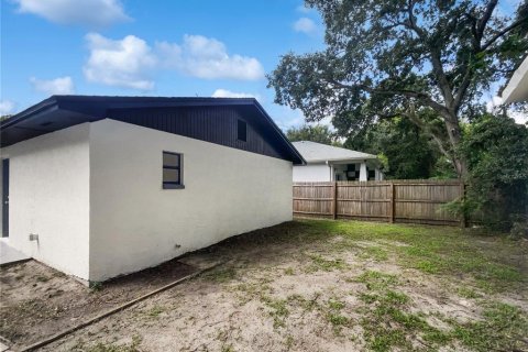 House in Tampa, Florida 3 bedrooms, 109.16 sq.m. № 1358275 - photo 8