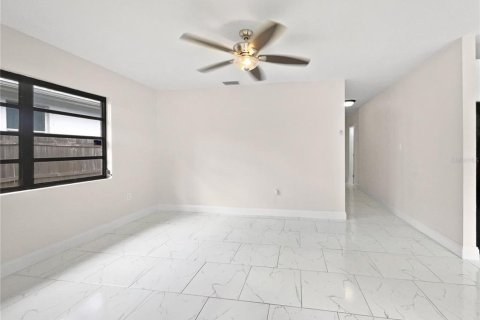 Casa en venta en Tampa, Florida, 3 dormitorios, 109.16 m2 № 1358275 - foto 11