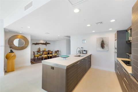 Copropriété à vendre à Miami, Floride: 2 chambres, 139.35 m2 № 1071849 - photo 12