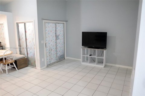 House in Homestead, Florida 2 bedrooms, 98.2 sq.m. № 1291320 - photo 4