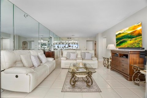 Condominio en venta en Aventura, Florida, 2 dormitorios, 105.91 m2 № 1405935 - foto 11