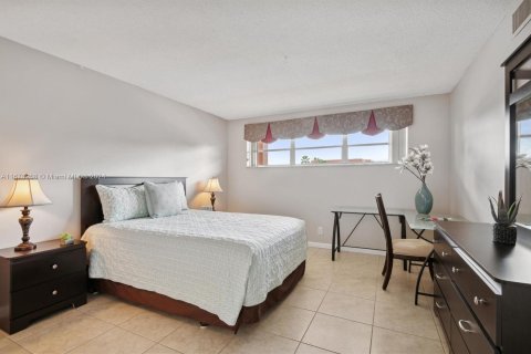 Condominio en venta en Pembroke Pines, Florida, 2 dormitorios, 108.7 m2 № 1405892 - foto 9