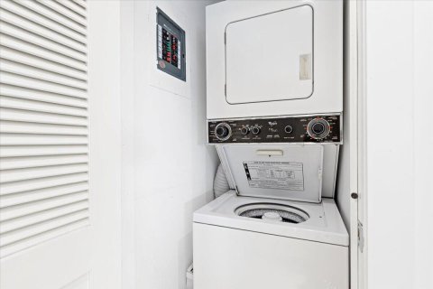 Condo in Fort Lauderdale, Florida, 1 bedroom  № 1225935 - photo 18