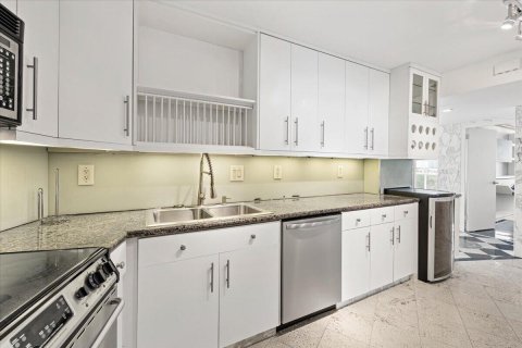 Copropriété à vendre à Fort Lauderdale, Floride: 1 chambre, 98.48 m2 № 1225935 - photo 30