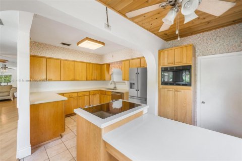 Casa en venta en Miami Springs, Florida, 3 dormitorios, 207.54 m2 № 1395998 - foto 10