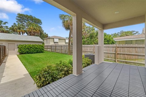 Townhouse in Tampa, Florida 3 bedrooms, 199.37 sq.m. № 1343083 - photo 6