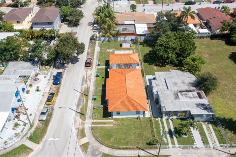 Commercial property in Miami, Florida 192.49 sq.m. № 1056831 - photo 6