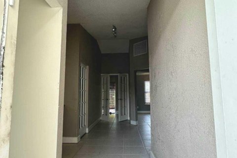 Townhouse in West Palm Beach, Florida 1 bedroom, 63.17 sq.m. № 1056834 - photo 13