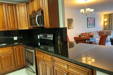 Condo in Aventura, Florida, 1 bedroom  № 1047311 - photo 1