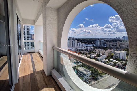 Condo in Fort Lauderdale, Florida, 2 bedrooms  № 1047292 - photo 19