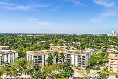 Condo in Fort Lauderdale, Florida, 2 bedrooms  № 1073740 - photo 1