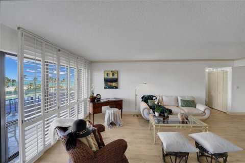 Condo in Lauderdale-by-the-Sea, Florida, 2 bedrooms  № 1029770 - photo 9