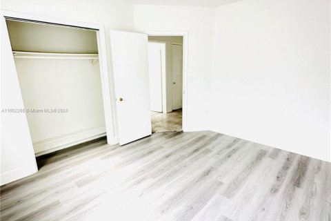 Immobilier commercial à vendre à Miami, Floride: 123.1 m2 № 1370564 - photo 6