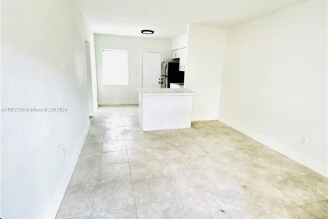 Propiedad comercial en venta en Miami, Florida, 123.1 m2 № 1370564 - foto 19