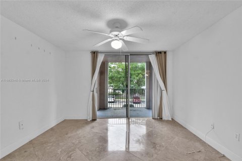 Condominio en venta en Miramar, Florida, 2 dormitorios, 75.9 m2 № 1370561 - foto 4