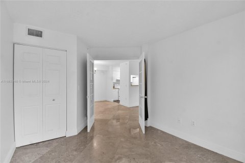 Condo in Miramar, Florida, 2 bedrooms  № 1370561 - photo 15