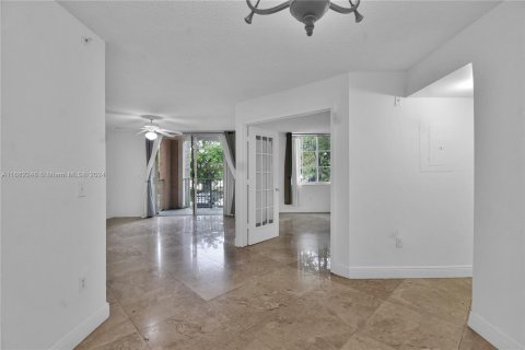 Condominio en venta en Miramar, Florida, 2 dormitorios, 75.9 m2 № 1370561 - foto 1