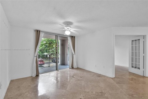 Condo in Miramar, Florida, 2 bedrooms  № 1370561 - photo 7