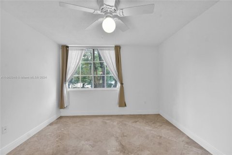 Condo in Miramar, Florida, 2 bedrooms  № 1370561 - photo 12