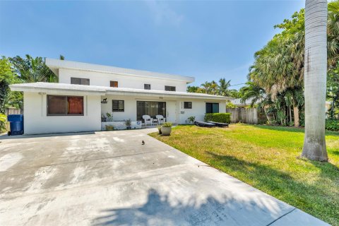 House in Wilton Manors, Florida 4 bedrooms, 308.44 sq.m. № 1207806 - photo 6