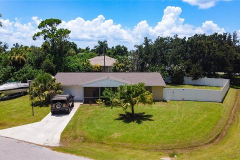 Villa ou maison à vendre à Port Charlotte, Floride: 2 chambres, 113.62 m2 № 1296621 - photo 2