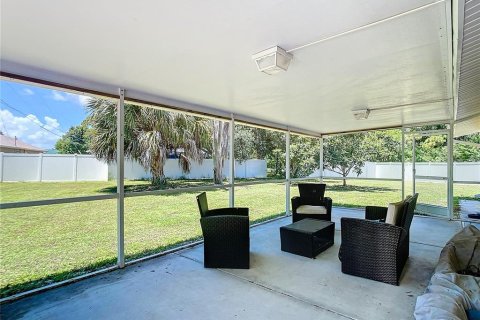 Villa ou maison à vendre à Port Charlotte, Floride: 2 chambres, 113.62 m2 № 1296621 - photo 15