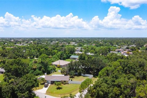 Villa ou maison à vendre à Port Charlotte, Floride: 2 chambres, 113.62 m2 № 1296621 - photo 3