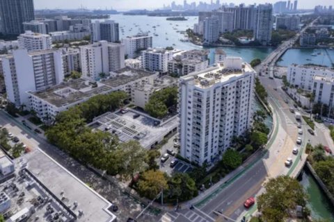Condominio en venta en Miami Beach, Florida, 2 dormitorios, 91.04 m2 № 1074815 - foto 12