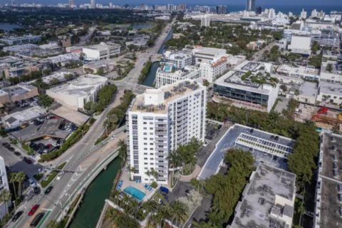 Condominio en venta en Miami Beach, Florida, 2 dormitorios, 91.04 m2 № 1074815 - foto 11