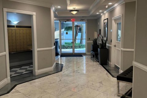 Condo in Miami Beach, Florida, 1 bedroom  № 1074815 - photo 3