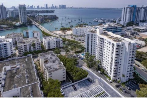 Condominio en venta en Miami Beach, Florida, 2 dormitorios, 91.04 m2 № 1074815 - foto 13