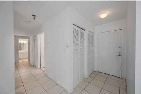 Condominio en venta en Miami Beach, Florida, 2 dormitorios, 91.04 m2 № 1074815 - foto 8