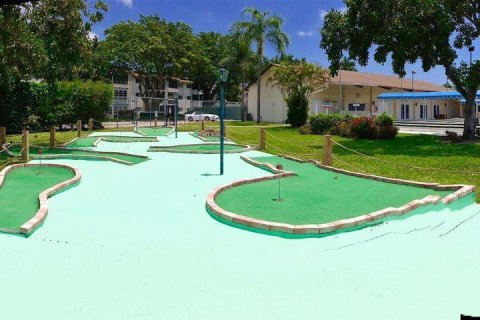 Condominio en venta en Palm Springs, Florida, 1 dormitorio, 66.43 m2 № 1074816 - foto 9