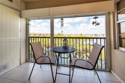 Condominio en venta en Pembroke Pines, Florida, 2 dormitorios, 97.73 m2 № 1050382 - foto 10