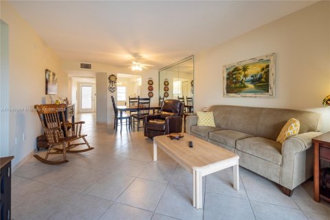 Condominio en venta en Pembroke Pines, Florida, 2 dormitorios, 97.73 m2 № 1050382 - foto 9